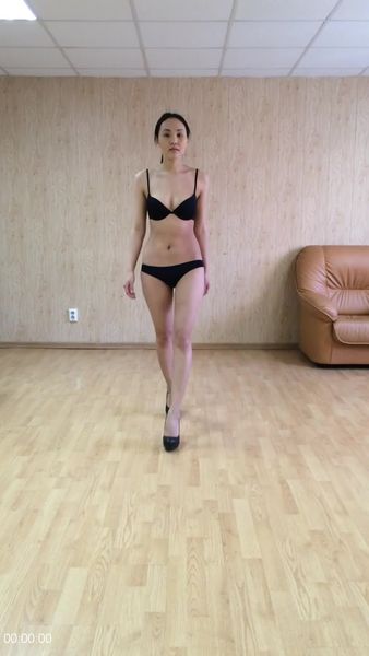 [Image: 112295763_Catwalk__.jpg]
