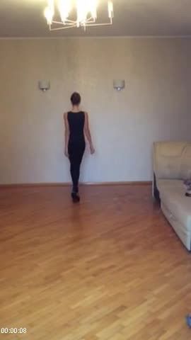 [Image: 112295871_Vituk_Marianna_Catwalk.jpg]