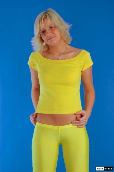 [Image: 112977503_Fetistyle_Janett_298.jpg]