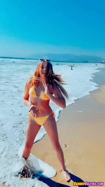 Juliet &#8211; Quick Tease Young Girl On Tiktok