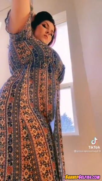 Kenya – Quick Nude Tease Highschool Teen On Instagram