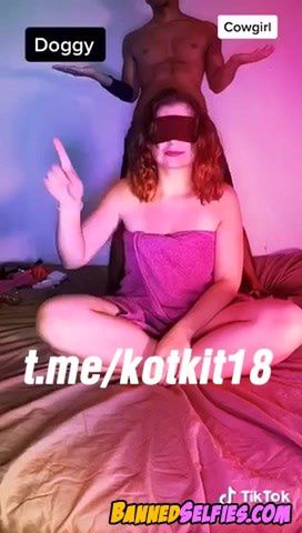 Nicole – Quick Nude Tease 21 Years Old On Tiktok
